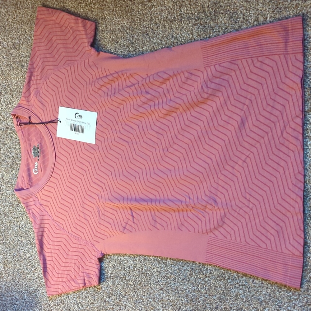 Zyia Poppy Chevron Short Sleeve Tee